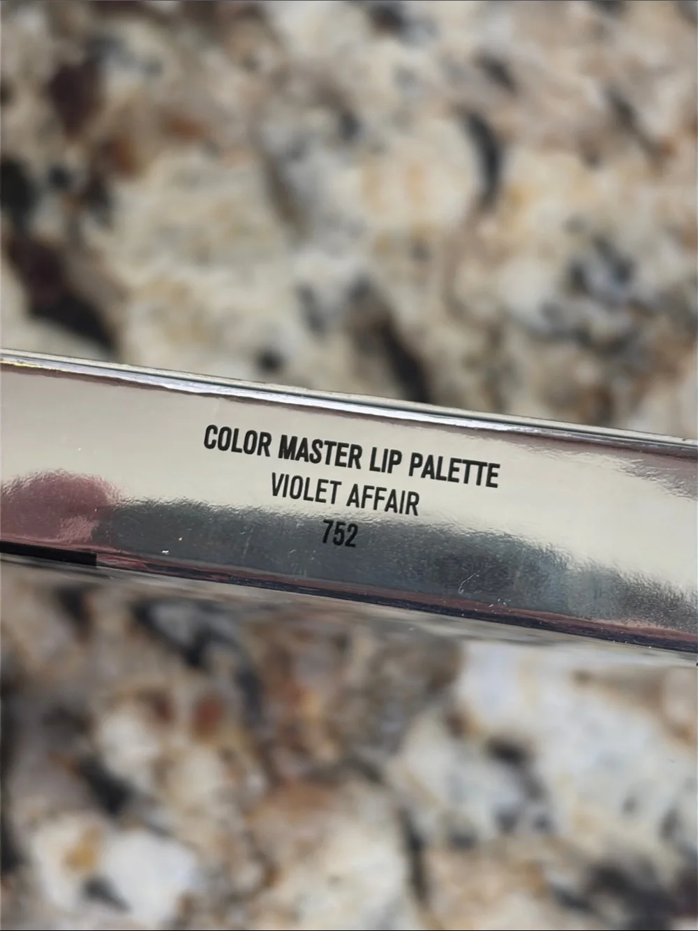 ⚡️❄️Il Makiage Violet Affair Color Master Lip Palette